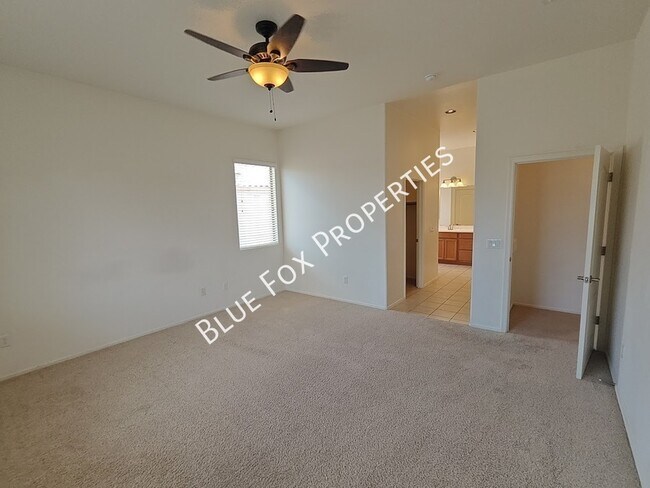 Building Photo - 324 N Oak Tree Canyon Loop