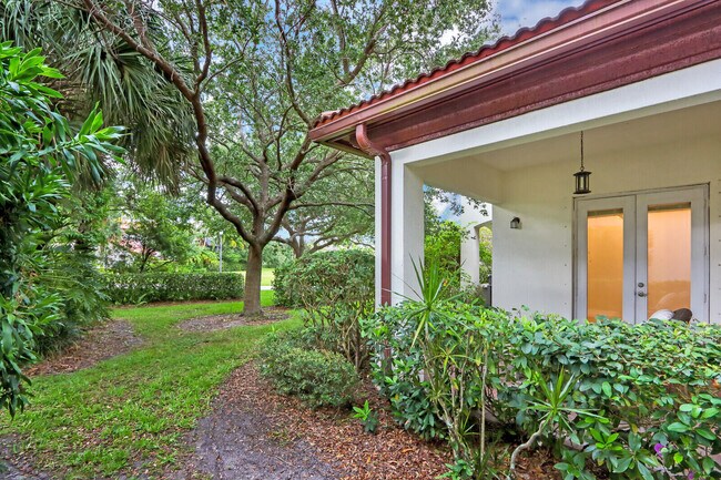 Building Photo - 1904 Flower Dr