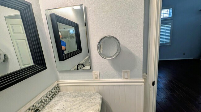 Building Photo - 10140 Palm Glen Dr