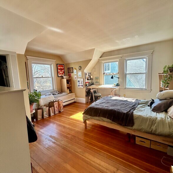 Building Photo - 8 Selkirk Rd