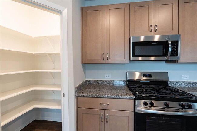 Building Photo - 11513 Murano Dr