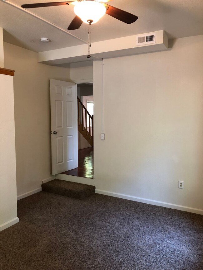 Building Photo - *RESERVE FOR SUMMER 2026* 5 Bedroom 3 Bath Chico Charmer