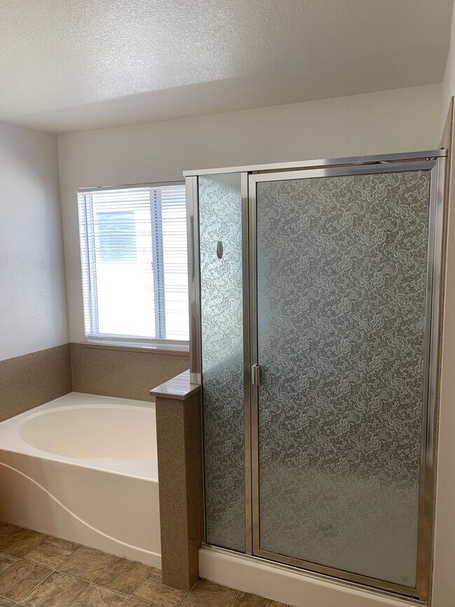 Building Photo - Beautiful 2 Story Home Ready To Be Called Home!