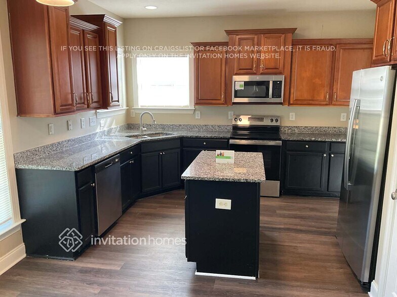 Building Photo - 8612 Ridgeline Ln