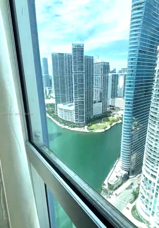 Building Photo - 325 S Biscayne Blvd