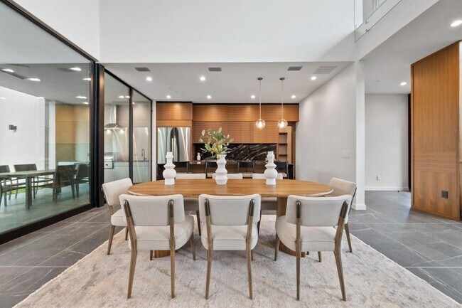 Building Photo - 3500 Cactus Wren Way