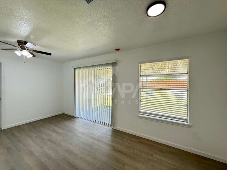 Building Photo - 7319 Walnut Valley Dr