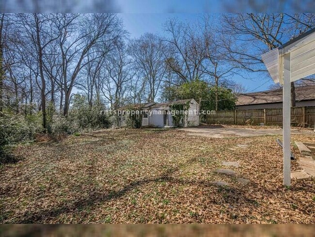 Building Photo - 1977 N Decatur Rd