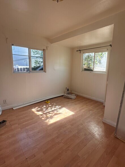 Building Photo - 227 N Yale Ave