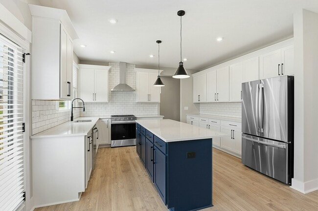 Building Photo - 521 Coolmore Ct