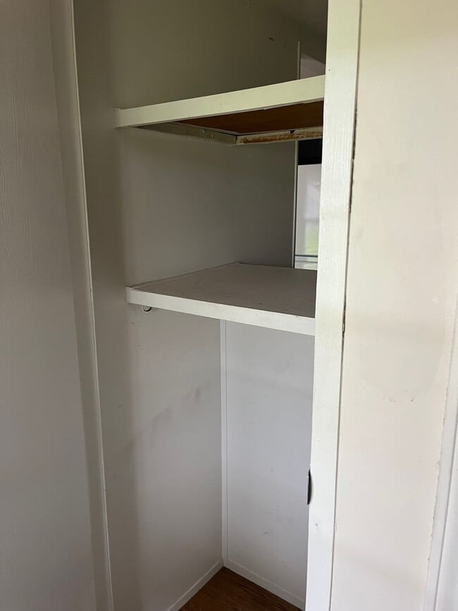 Building Photo - Well maintained mobile home