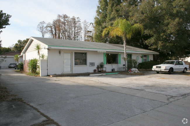 Primary Photo - Lake Melena Way Apartments