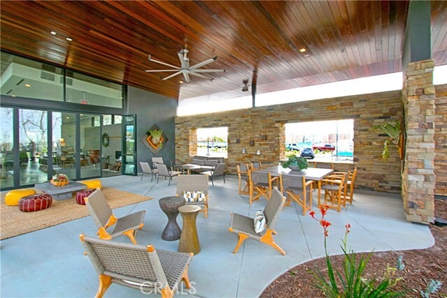 Building Photo - 814 Beacon