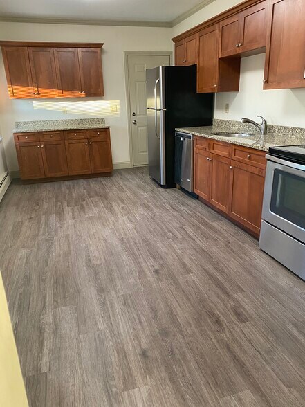 Building Photo - 20 Church St