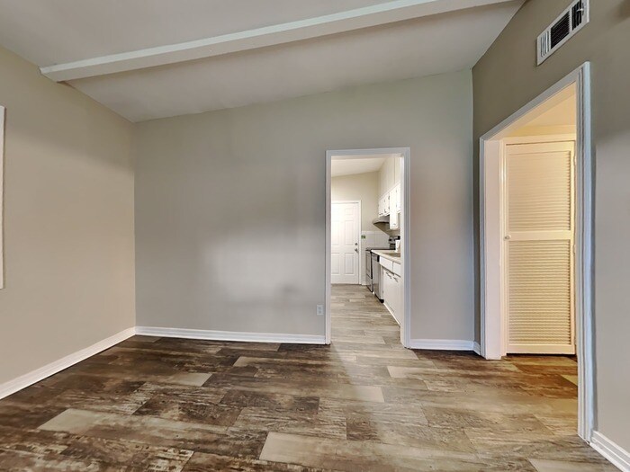 Building Photo - 10567 Dove Ln