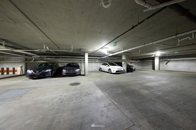 Building Photo - Capitol Hill - Braeburn open 1 Bedroom / 1...