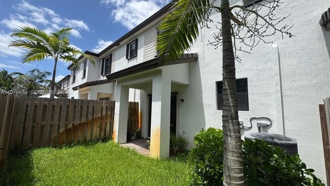 Building Photo - 227 SW 159th Ter