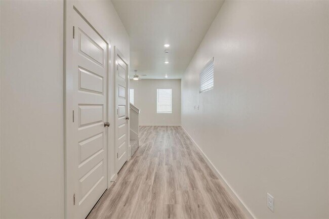 Building Photo - Luxury NEW 3 Bedroom 2.5 Bathroom Townhome...
