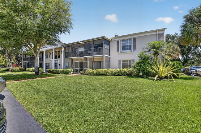 Building Photo - 9101 Jacaranda Ln