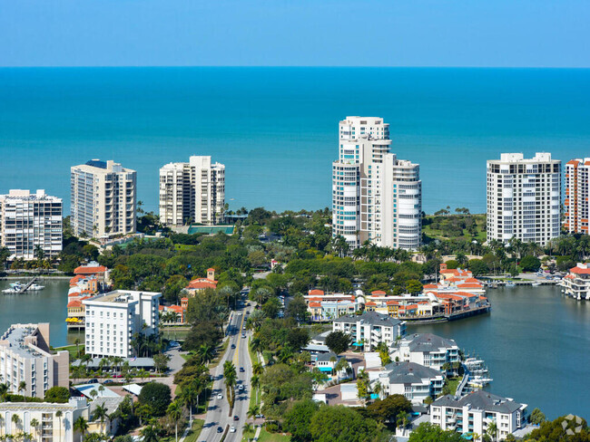 Steps to Venetian Bay - 555 Park Shore Dr