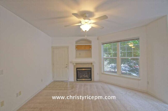 Building Photo - 4315 Issaquah-Pine Lake Rd SE