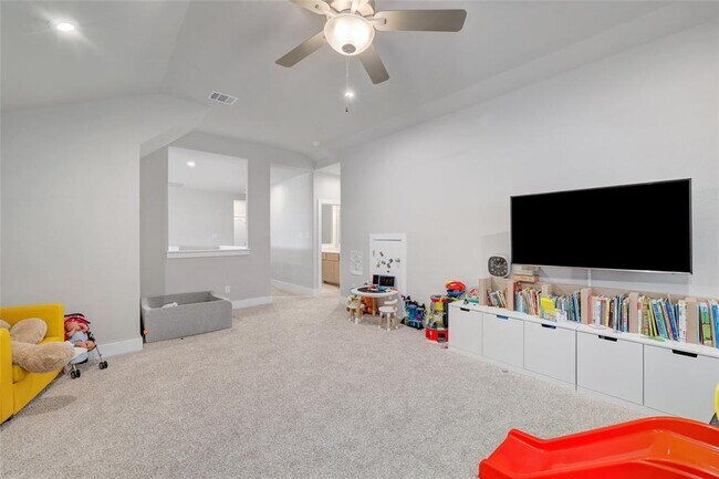 Building Photo - 317 Rock Knl St