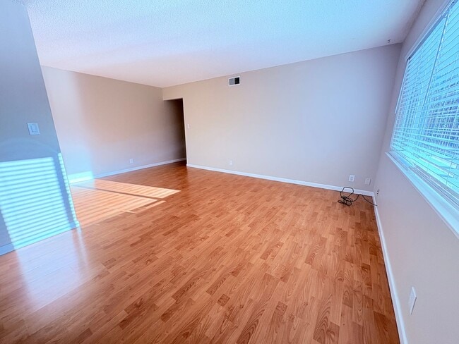 Building Photo - 5154 Connecticut Dr