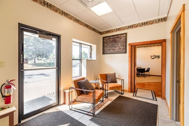 Building Photo - 1613-1617 Chase St