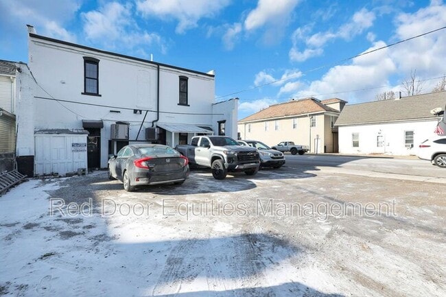 Building Photo - 532 N Columbus St