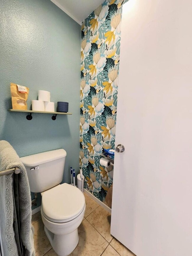 Building Photo - 1897 Cabrena St