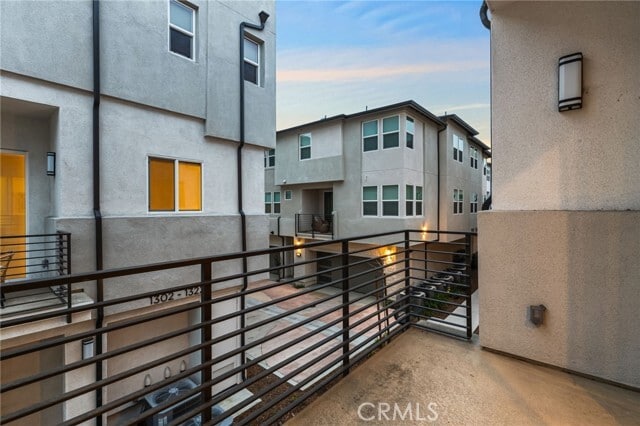 Building Photo - 1323 W Cara Dr