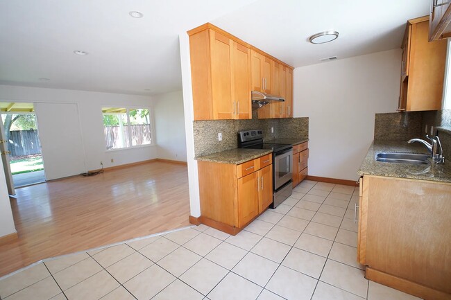 Building Photo - 1510 Sierraville Ave