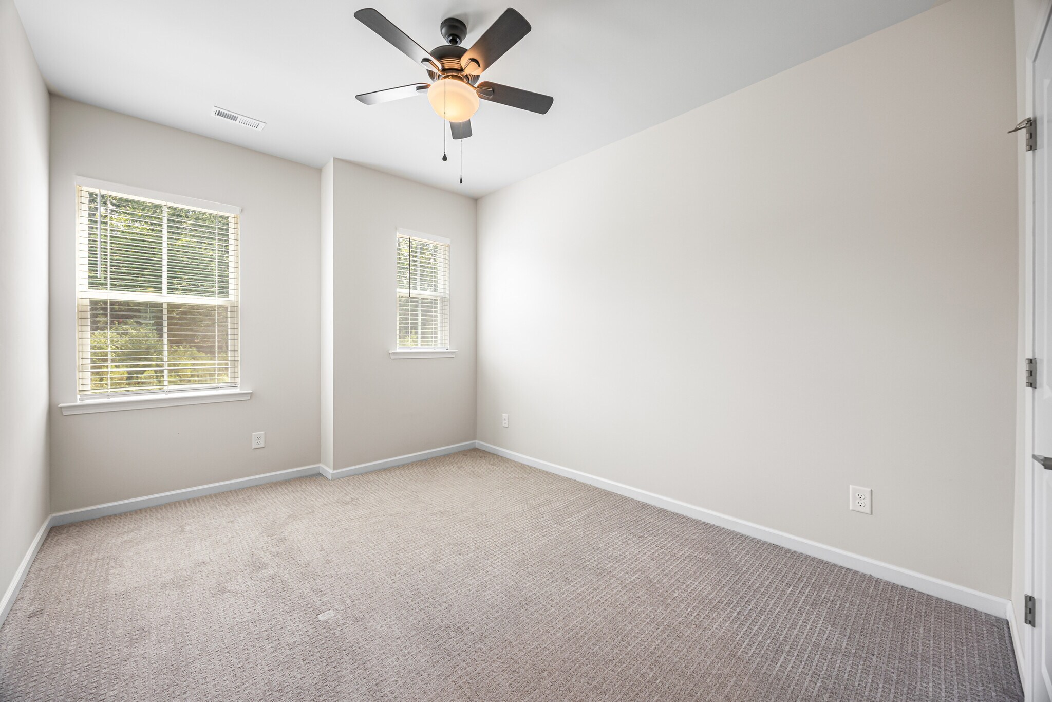 Building Photo - 529 Madison Falls Ct