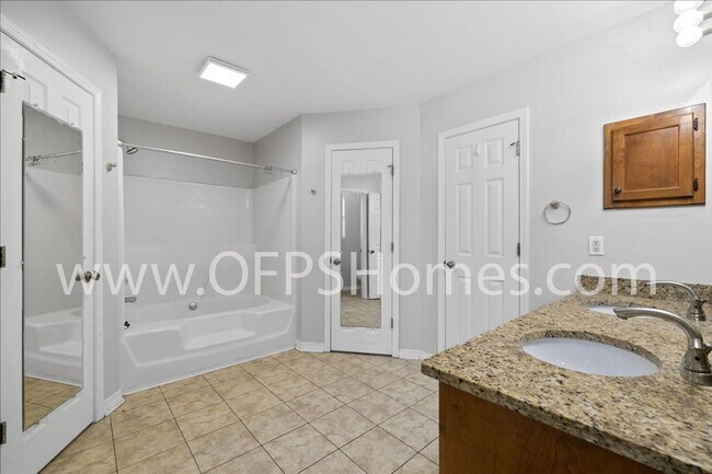 Building Photo - 4 Bedroom Home in Antioch Estates