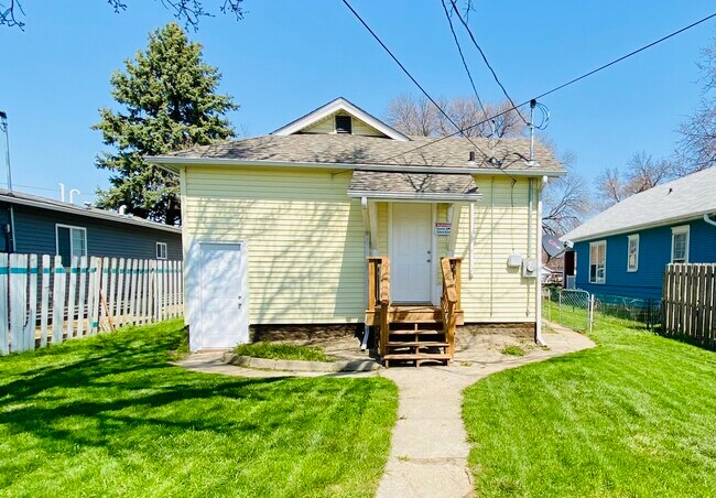 Building Photo - 3547 Avenue A