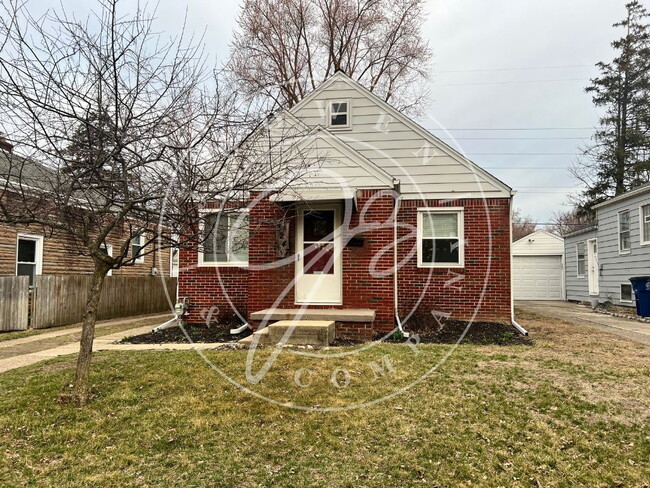 Primary Photo - Delightful 3-Bed, 2-Bath West Toledo Home ...