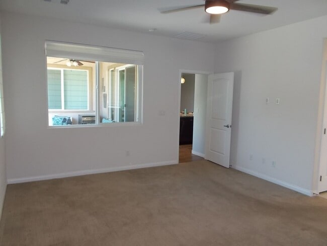 Building Photo - 1401 Cattail Falls St