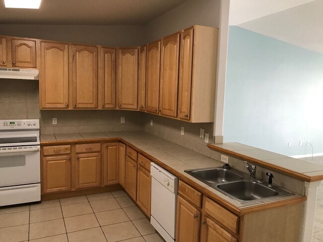 Building Photo - 29 Pony Ln