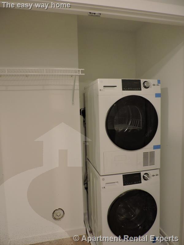 Building Photo - 10 Soden St