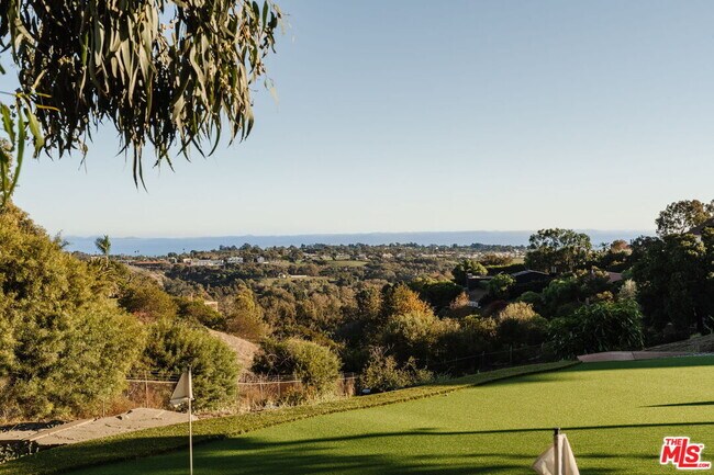 Building Photo - 5770 Busch Dr