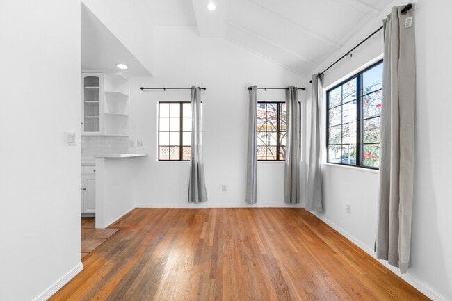 Building Photo - 8643 Clifton Way