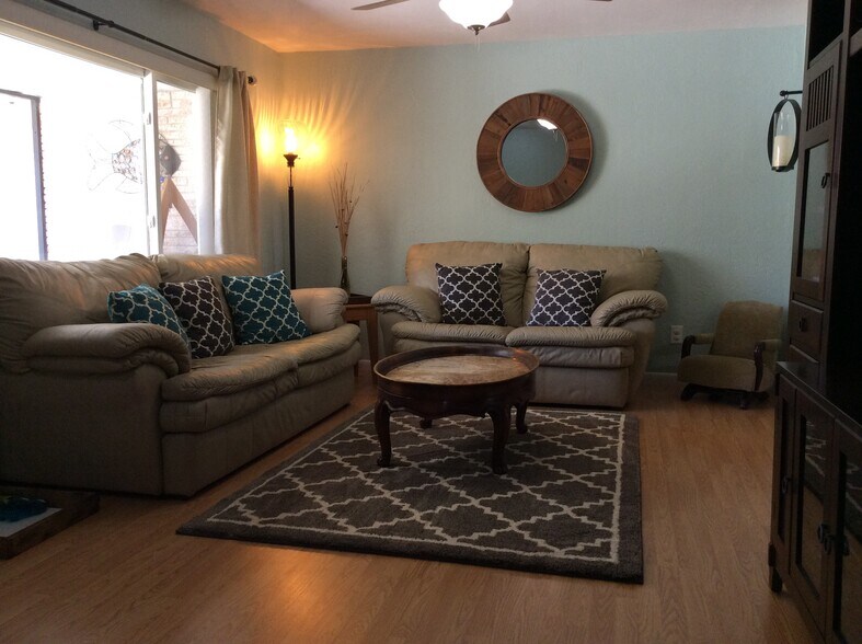 Building Photo - 533 Legume Drive