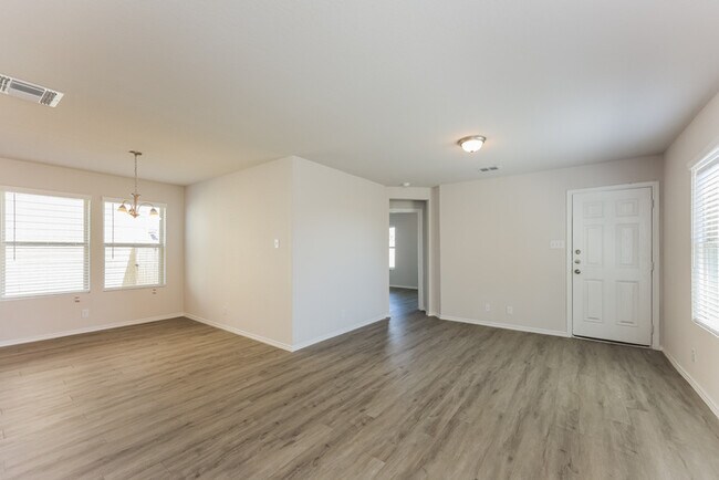 Primary Photo - Somerset Trails - 9343 Green Flora Ct, San...