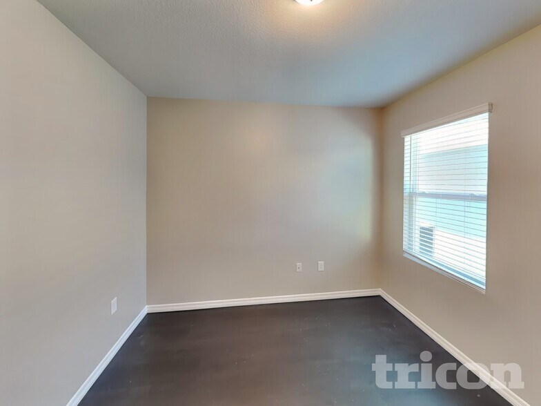 Building Photo - 4447 Blue Rock Dr