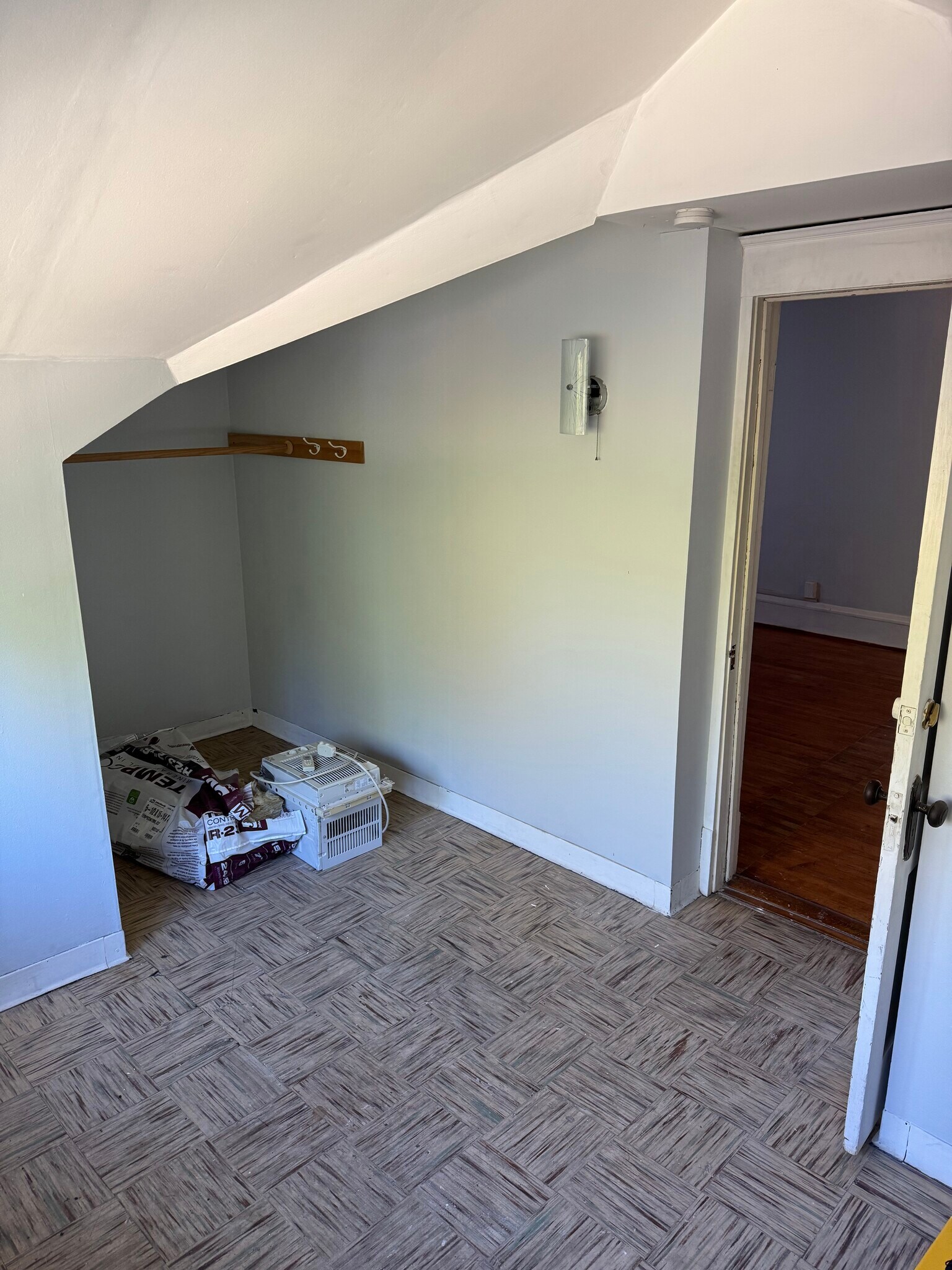 Building Photo - 730 Como Ave