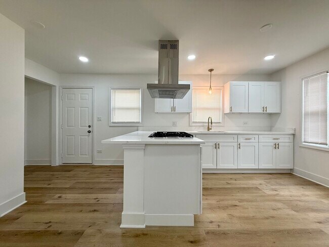 Building Photo - 14916 Langley Ave