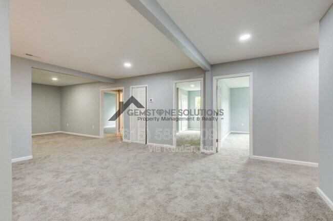 Building Photo - 2930 Primrose Cir