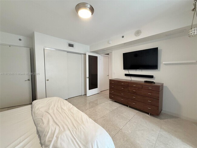 Building Photo - 50 Biscayne Blvd