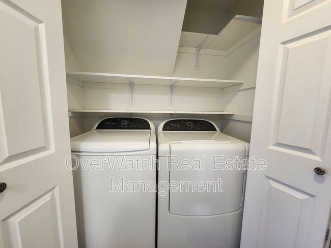 Building Photo - 2421 Asterion Cir