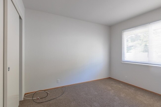 Building Photo - 1122 Grand Teton Dr